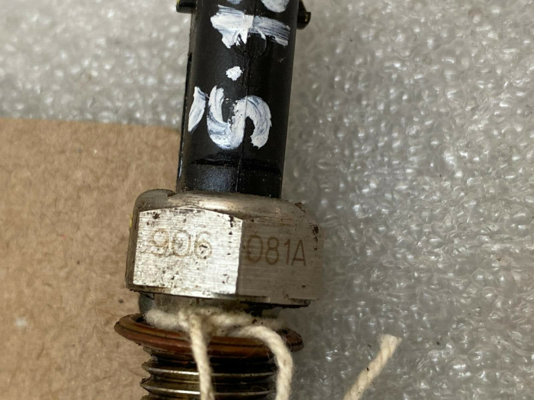Škoda Superb III B8 3V temperatūras sensors 03N906081A