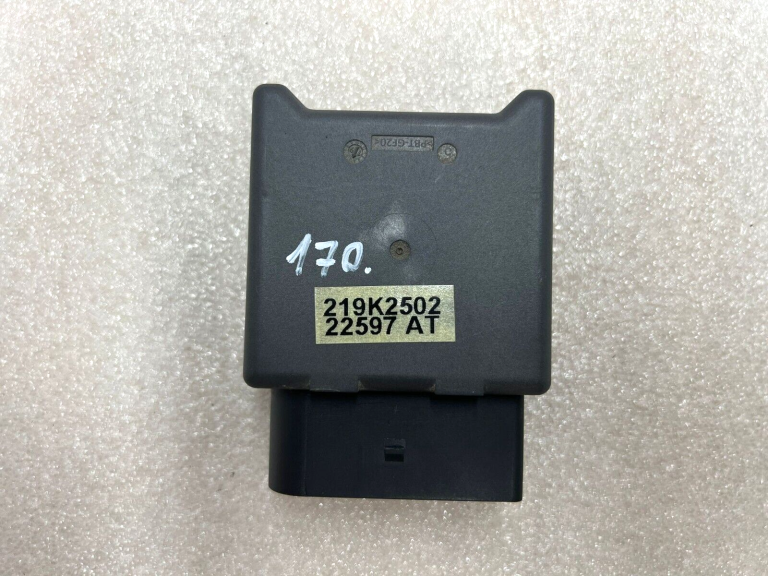 Skoda degvielas sūkņa vadības bloks 5q0906093a 5Q0906093B