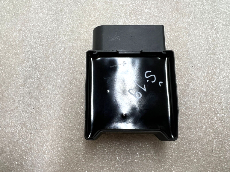 Skoda degvielas sūkņa vadības bloks 5q0906093a 5Q0906093B