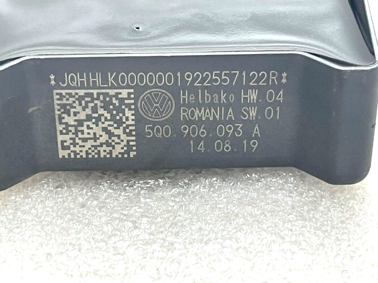 Skoda degvielas sūkņa vadības bloks 5q0906093a 5Q0906093B