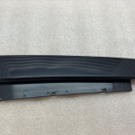 Skoda Kodiaq aizmugurējā labā plastmasas apdare melna 565839904 041