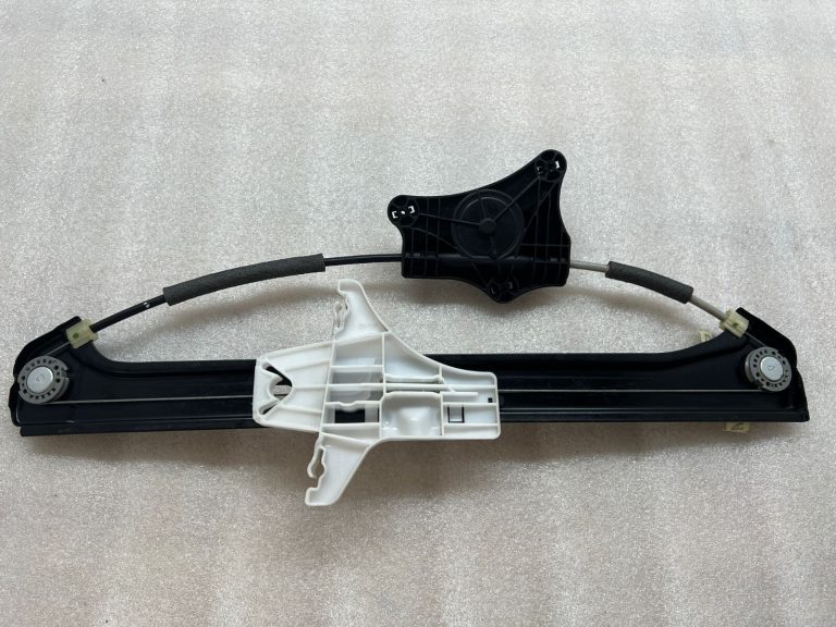 Skoda Kodiaq loga regulators bez motora, aizmugurējais, labais 565839462a