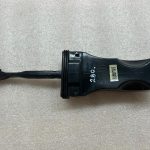 Skoda Kadiaq oriģinālais durvju stiprinājums aizmugurējā labajā pusē 565839249 565839267