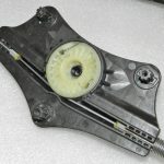 Skoda Kodiaq NS7 Logu regulators priekšējais labais (bez motora) 565837462 Oriģinālais