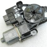 Skoda Kodiaq NS7 Tiguan AD Logu regulatora motors aizmugurējā labajā pusē 5Q0959408A Oriģināls