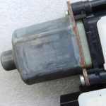 Skoda Kodiaq NS7 Tiguan AD Logu regulatora motors aizmugurējā labajā pusē 5Q0959408A Oriģināls