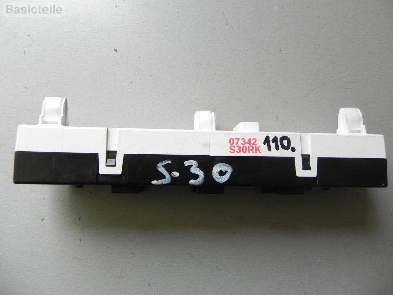 Suzuki Grand Vitara II Displejs Radio pulkstenis 34600-65J80 Centrālais displejs Infodisplejs