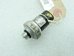 Oriģināls Suzuki gaisa kondicionēšanas sensora spiediena slēdzis 9552678F00 TBP-P320QSK-1 XE08N