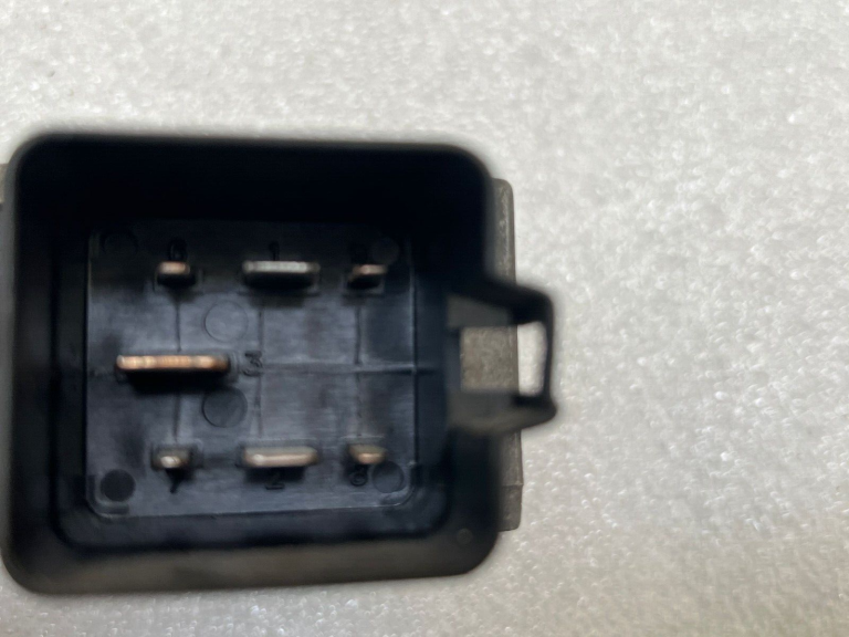 Suzuki Grand Vitara II priekšsildīšanas releja vadības bloks kvēlsveces 7700115078 Renault