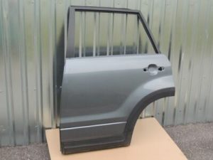 Suzuki Grand Vitara II Aizmugures kreisās durvis Aizmugures kreisās durvis Krāsa ZY4 Pelēka metālika