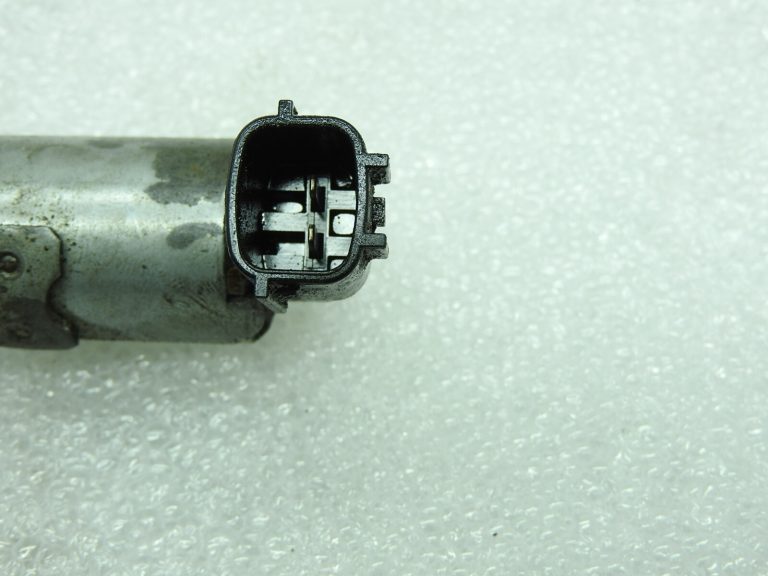 Suzuki 1.4i eļļas spiediena regulatora solenoīda vārsts 1610053S00 16100-53S00