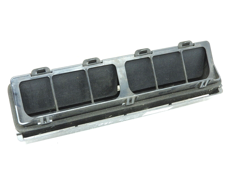 Suzuki Vitara LY SX4 S-Cross Aizmugures virsbūves ventilācijas režģis 77331-61M0 7733161M0