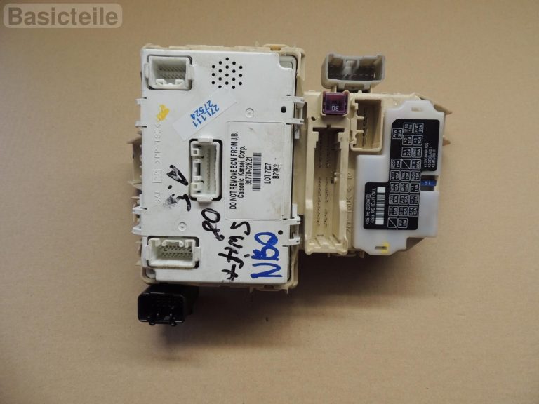 Suzuki Swift III 3 MZ Drošinātāju kārba BCM MODULE JUNCTION 36770-72K21