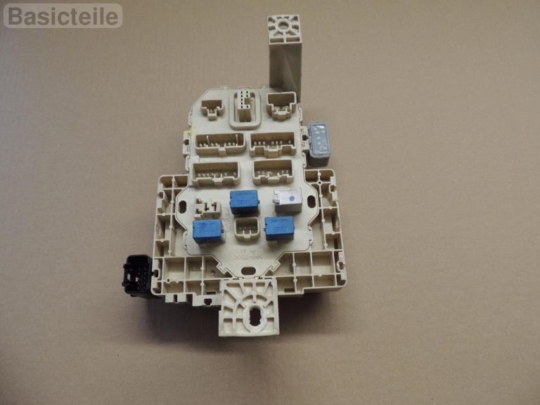 Suzuki Swift III 3 MZ Drošinātāju kārba BCM MODULE JUNCTION 36770-72K21