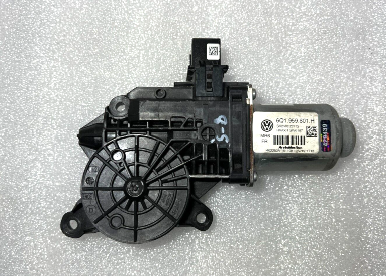 Skoda Fabia priekšējais labās puses elektrisko logu motors 6q1959801h