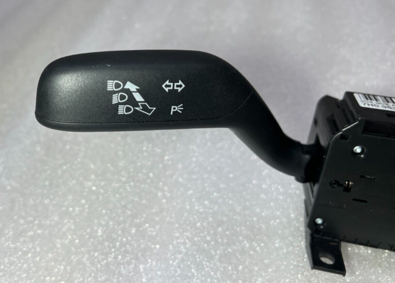 Skoda Fabia stūres slēdzis 7H0953513L