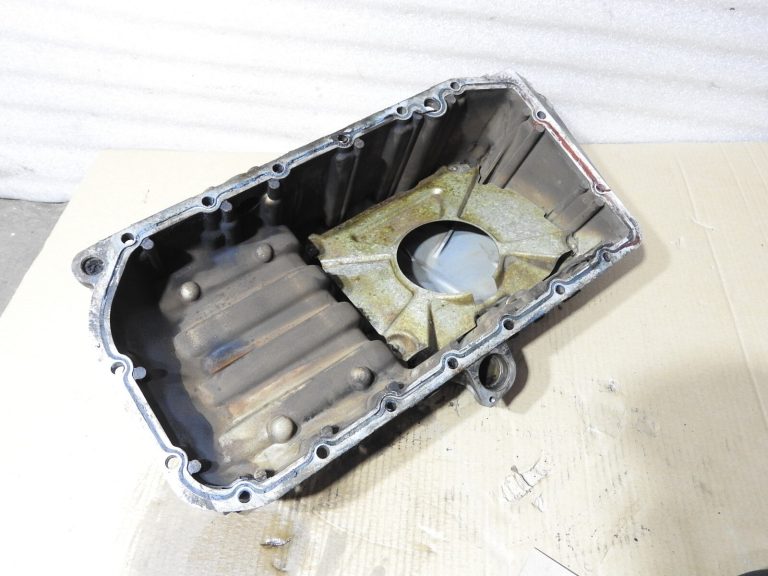 Motora kartera eļļas tvertne SAAB 9000 900 9133158 911702 B202L