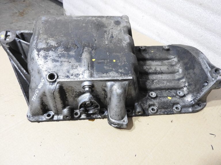 Motora kartera eļļas tvertne SAAB 9000 900 9133158 911702 B202L