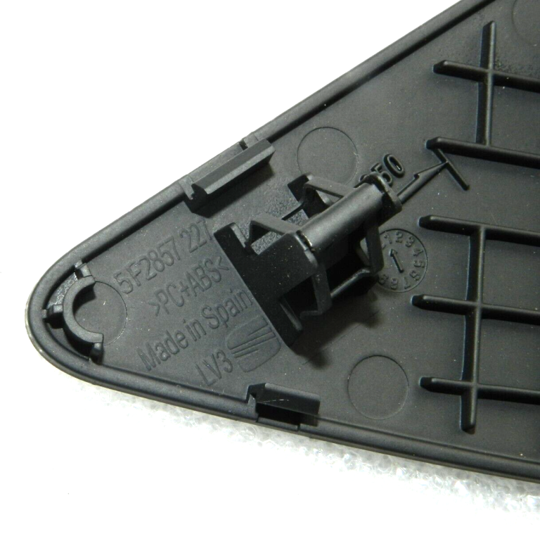 Seat Leon Mk3 5F oriģināls instrumentu paneļa centrālā skaļruņa vāks 5F2857227