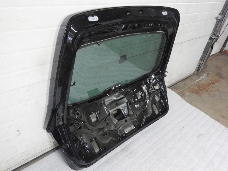 Seat Cupra Leon kombi aizmugurējās durvis 0E / Y9T Mythos Black 5FE827023