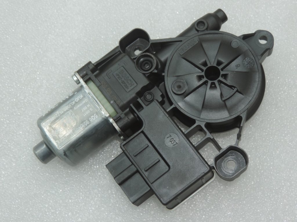 Genuine Cupra Leon KL8 Rear left window regulator motor 5Q0959407D, 0130822695