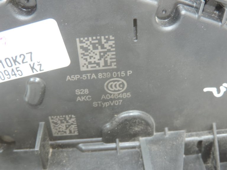 Oriģinālā Cupra Leon KL8 aizmugurējo kreiso durvju slēdzene 5TA839015P, 5TA839015K