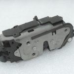 Oriģinālā Cupra Leon KL8 aizmugurējo kreiso durvju slēdzene 5TA839015P, 5TA839015K