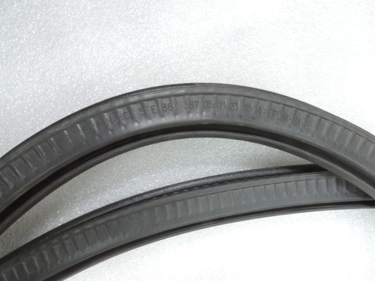 Oriģināls Cupra Leon KL8 Seat Leon IV Kombi aizmugurējo durvju blīvējums 5FE867367