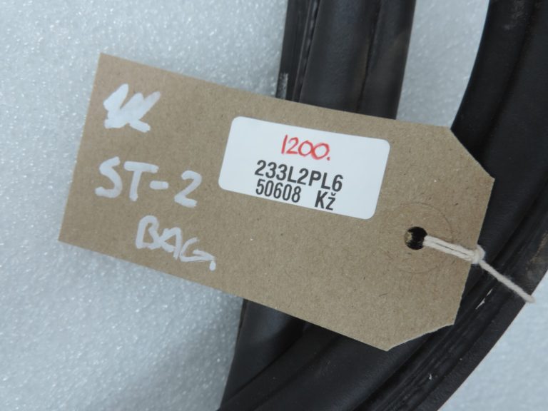 Oriģināls Cupra Leon KL8 Seat Leon IV kombi durvju blīvējums, aizmugurējo durvju blīvējums