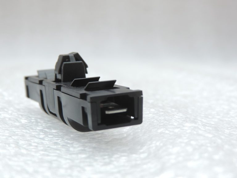 Oriģinālais Cupra Leon KL1 KL8 antenas traucējumu filtra pastiprinātājs 5N0035570