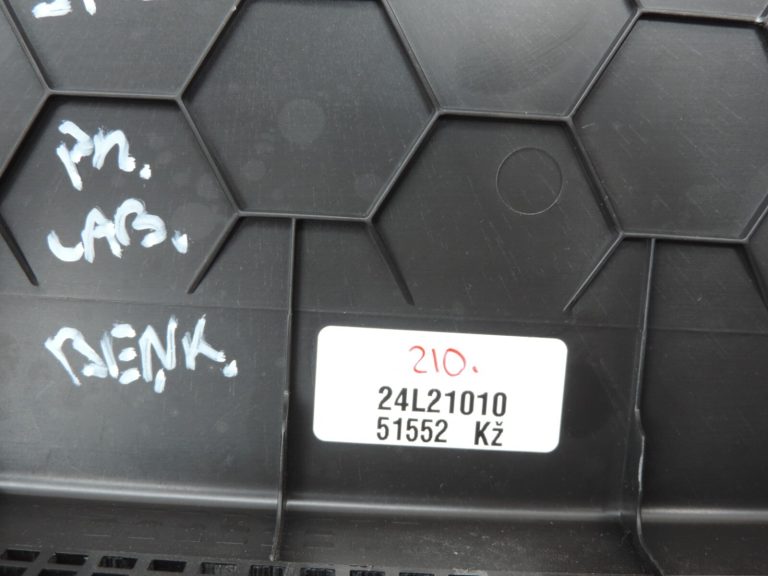 Oriģināls Cupra Leon KL8 litija akumulatora vāks priekšējā labajā pusē 5WA915443A