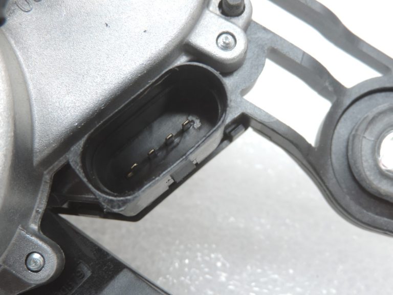 Oriģinālais Cupra Leon KL8 Sportstourer aizmugurējā tīrītāja motors 8V0955711C
