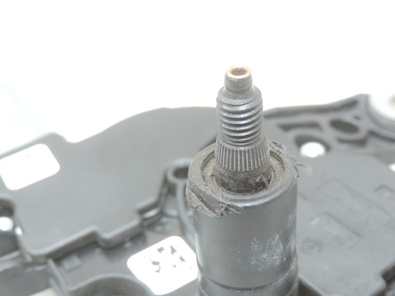 Oriģinālais Cupra Leon KL8 Sportstourer aizmugurējā tīrītāja motors 8V0955711C