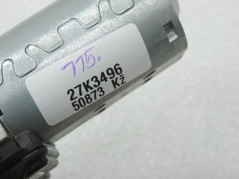 Oriģinālais Cupra Leon KL8 Sportstourer aizmugurējā tīrītāja motors 8V0955711C