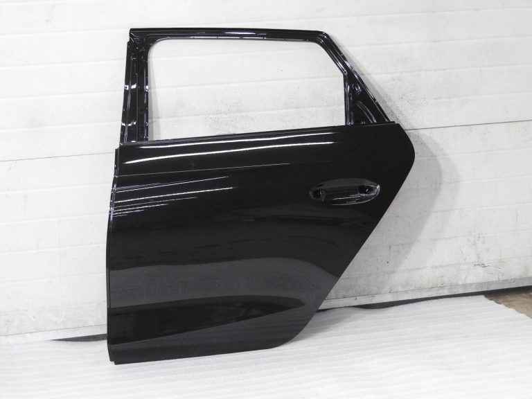 CUPRA LEON SEAT SPORTSTOURER aizmugurējās kreisās durvis 5FE833051C 0E / Y9T