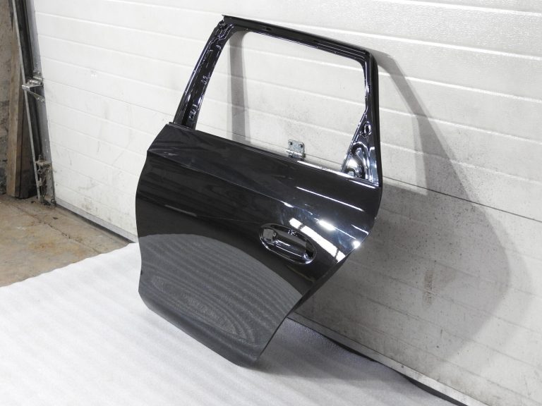 CUPRA LEON SEAT SPORTSTOURER aizmugurējās kreisās durvis 5FE833051C 0E / Y9T