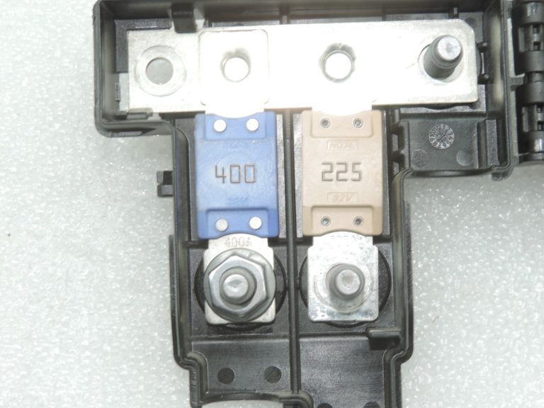 Oriģināls Cupra Leon KL8 akumulatora drošinātāju bloks 5WA937548C, 5WA 937 548 C