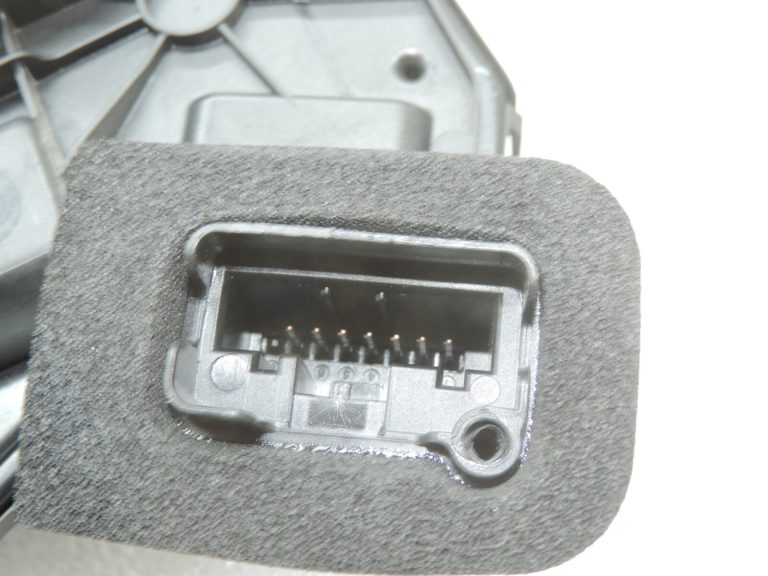 Oriģinālā Cupra Leon KL8 durvju slēdzene priekšējā kreisā 5TB837015D, 5TB 837 015 D