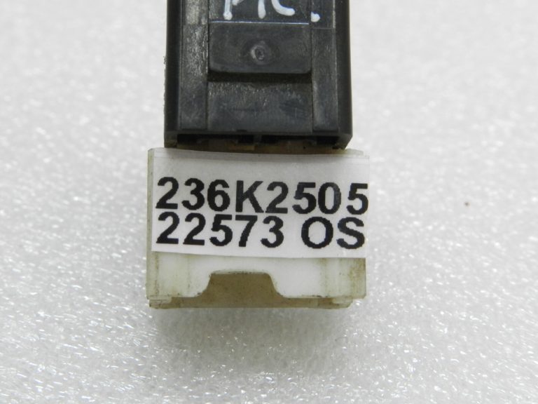 Subaru Forester II SG elektrisko logu slēdzis 83071SA050