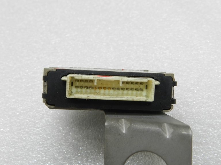 Subaru Legacy IV priekšējo lukturu automātiskās regulēšanas vadības bloks 84967AG010