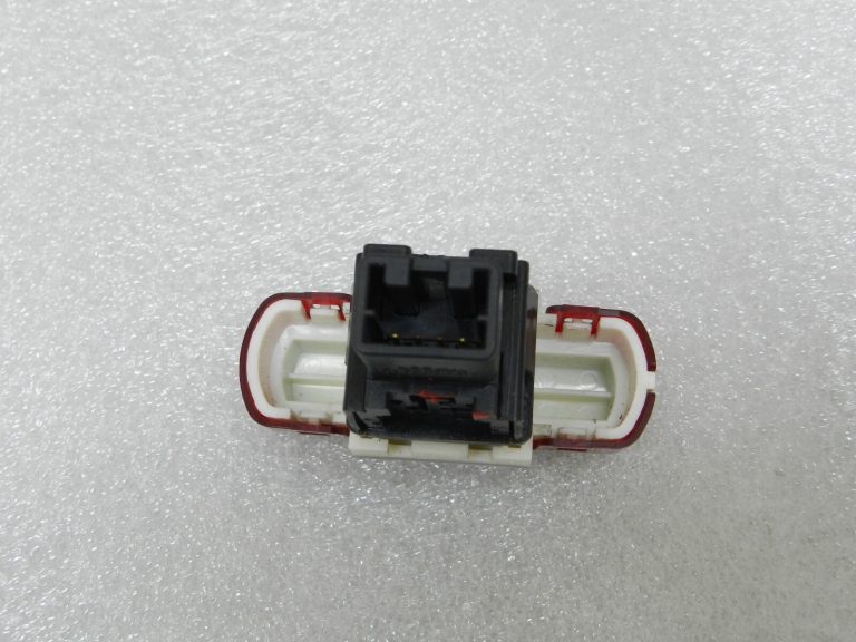 Subaru Forester III SH Bīstamības signāla slēdzis Bīstamības signāla slēdzis 83037-SC000