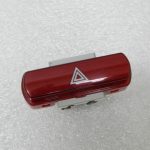 Subaru Forester III SH Bīstamības signāla slēdzis Bīstamības signāla slēdzis 83037-SC000