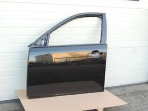 Cadillac BLS Priekšējās kreisās durvis Priekšējās kreisās durvis Krāsa Melna