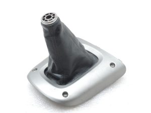 Genuine Toyota RAV4 II (XA20) boot with cover 58804-42010