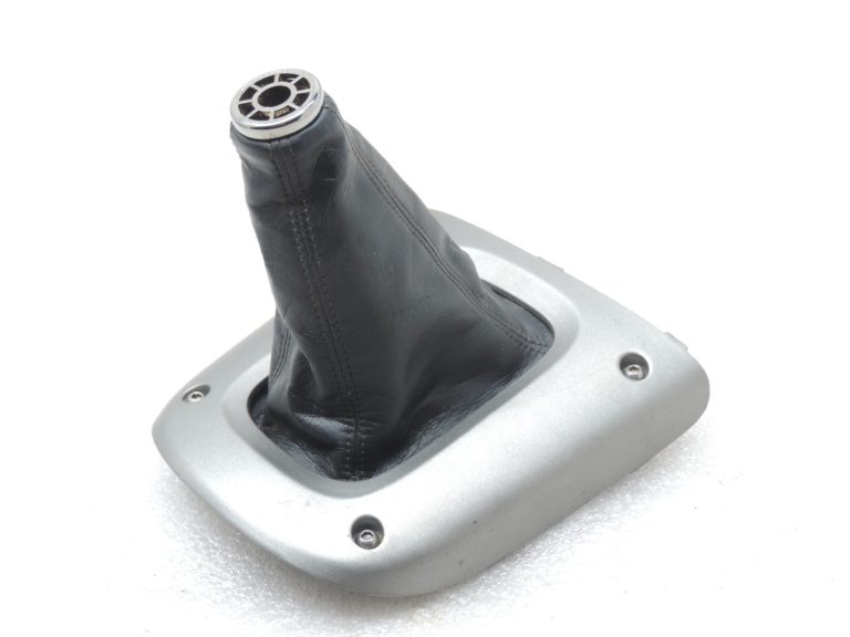 Oriģināls Toyota RAV4 II (XA20) bagāžnieks ar vāku 58804-42010