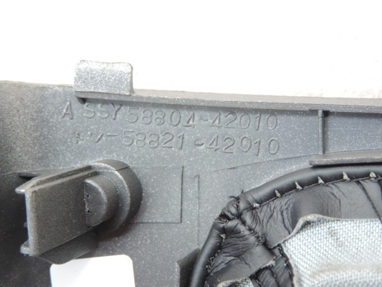 Oriģināls Toyota RAV4 II (XA20) bagāžnieks ar vāku 58804-42010