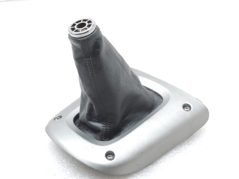 Oriģināls Toyota RAV4 II (XA20) bagāžnieks ar vāku 58804-42010