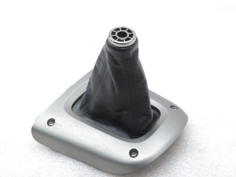 Oriģināls Toyota RAV4 II (XA20) bagāžnieks ar vāku 58804-42010