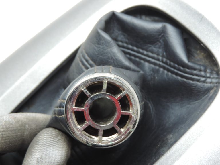 Oriģināls Toyota RAV4 II (XA20) bagāžnieks ar vāku 58804-42010