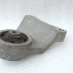 Oriģinālais Toyota RAV4 III (XA30) Lexus NX AZ10 diferenciāļa stiprinājums 5238042110
